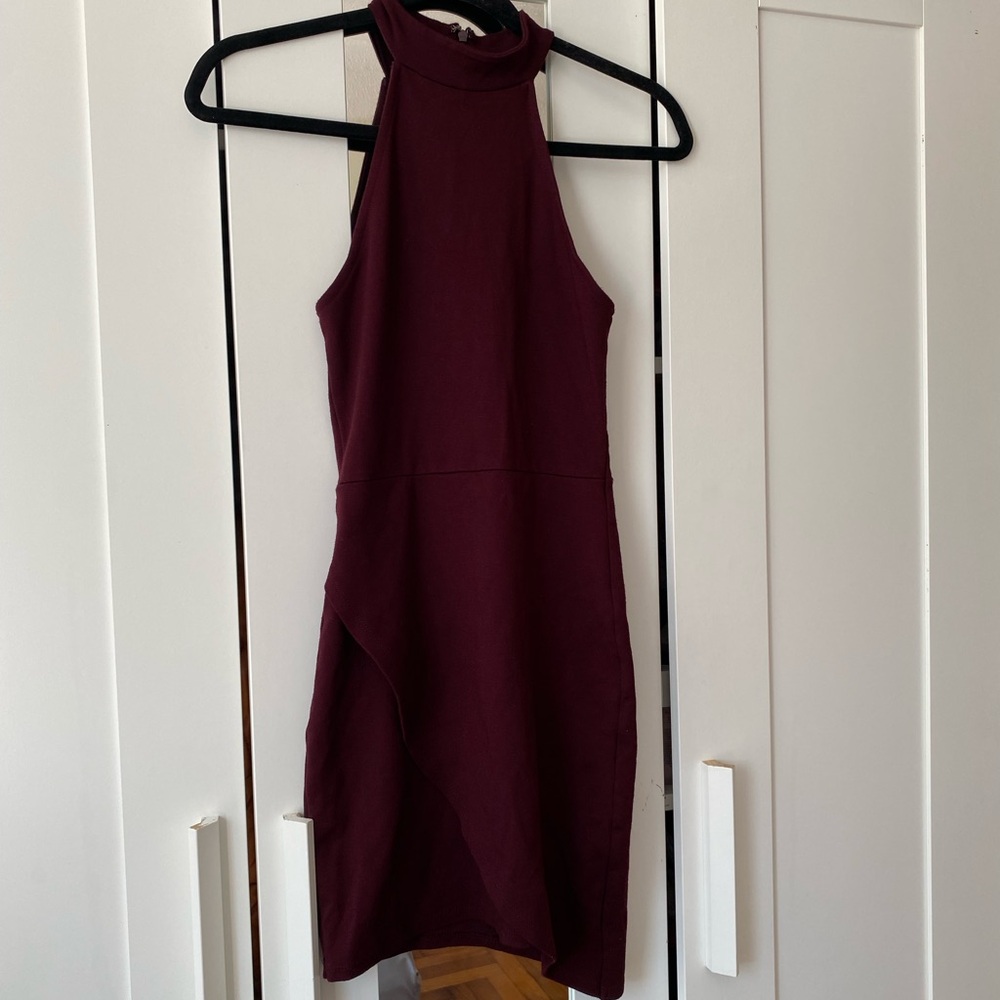 Forever 21 Elegant Burgundy Halter Dress - Size Medium - Picture 10 of 11